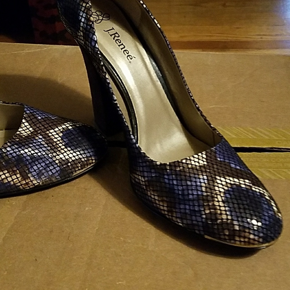 Shoes - Picture 3 of 3